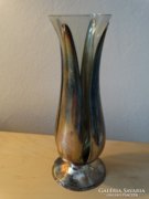 Váza ezüstözött fémvázban