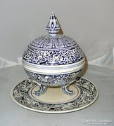 Korai Zsolnay 1878 Mór-sorozatból Háromlábú fedeles edény