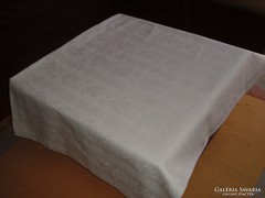 Nagyméretű fehér damaszt terítő, asztalterítő,  368x126 cm