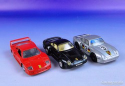0F694 Retro Porsche és Ferrari versenyautó 3 darab