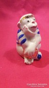 Régi orosz porcelán figura ülő mókás majom matróz