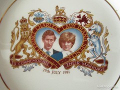 LADY DIANA KÁROLY HERCEG PORCELÁN DÍSZ LONDON 1981