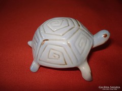 Ritka aquincumi porcelán(aqua) teknős figura