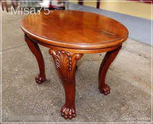 Antik asztal oroszlánkörmös lábbal