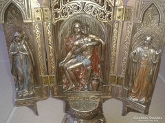 Kis oltár és egyben Madonna Veronese design