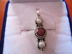 Filigrán antik ezüst medál rubin kő és igazgyöngy