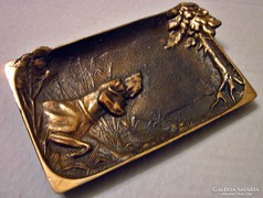 Vadász kutyás bronz fali tálka vizsla figura