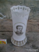 Régi orosz, arcképes hántolt üveg váza
