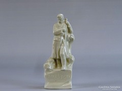 0I254 Dankó Pista porcelán szobor talapzaton