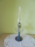 Nagyméretű üveg tartályos asztali petróleum lámpa