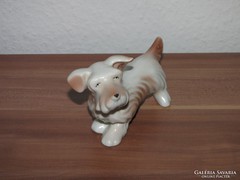 Kutya porcelán porcelán szobor / nipp