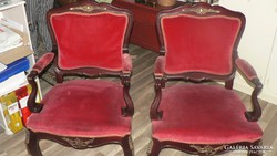 Barokk karfás székek.