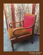 Különleges karfájú fotelágy,nagyon régi darab