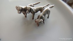 Ezüst miniatűr vadász kutyák