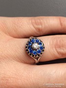 Kosaras ezüst gyűrű kék színű ékkövekkel
