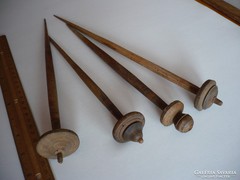 Antik szővő eszközök - fonó orsók   4 db 
