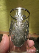 Ezüst rátétes családi címeres pohár 