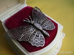 Ezüst pillangó medál