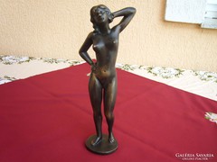 Bronzírózott női akt szobor