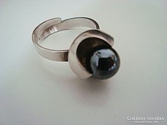 Modernista  ezüst gyűrű hematit golyóval állítható