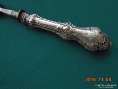 Antik-Barokk ezüst nyelü nagyobb villa-22 cm
