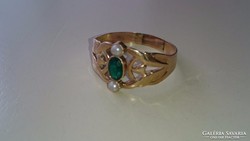 Arany 14 karátos gyűrű zöld kővel és gyöngyökkel 