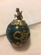 Jade kő majmos tibeti ezüst foglalatban.