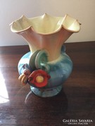 Komlós kerámia: Váza, rátett virágdekorral