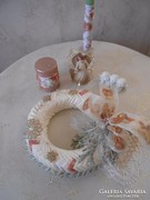 Textilből készített karácsonyi asztaldísz, koszorú kb 22-23 