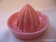 Rózsaszín porcelán citromfacsaró