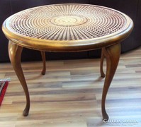 Chippendale rattan tetejű kör asztal