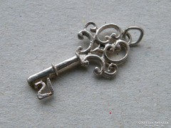 Ap 361 -  Ezüst 21. szülinapi medál kulcs