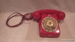 Retro piros tárcsás telefon