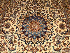 Gyönyörű Nain kézi csomózású perzsa szőnyeg
