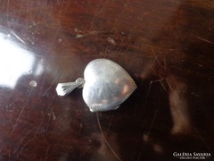 Vésettmintás nyitható antik ezüst szív medál