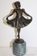 Kis balerina.Jelzett bronz szobor márvány talpon!