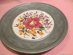 Porcelán betétes on fali tányér A022