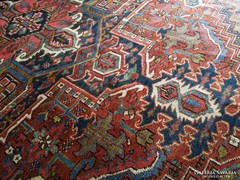 Antik iráni csodálatos Heriz szőnyeg