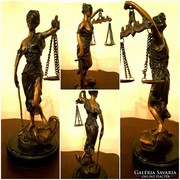 Justitia bronz szobor  