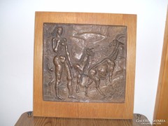 Mitológiai hangulatú, bronz relief Meszlényi János alkotása