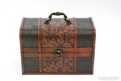 Antik stílusú fa koffer