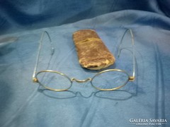 régi okuláré szemüveg