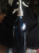  szódásüveg sötét kék színű 34cm magas alumínium fejjel 