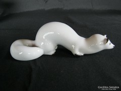 Hermelin porcelán figura
