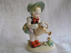 GDR porcelán virágot öntöző kislány figura