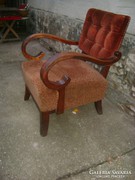 Kecses hajlított karfás régi fotel