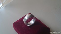 Ezüst karikagyűrű széles vastag dekoratív. 17 gr.