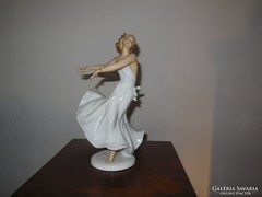 Táncosnő porcelán figura