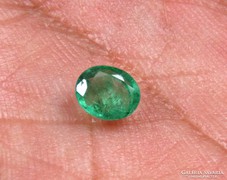 Gyönyörű, hibátlan zambiai smaragd drágakő 0,78ct kezeletlen