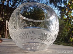 Méretes Ólomkristály kosár-kínáló-bonbonos-sütis gyönyürű csiszolással 26x24 cm-hibátlan db